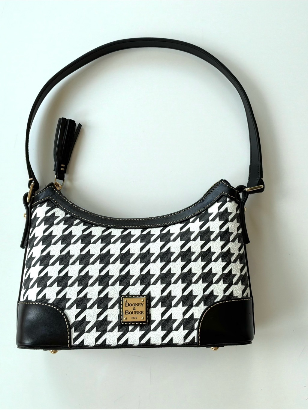 Dooney & Bourke Houndstooth Heritage Hobo 23 Bag K2350536